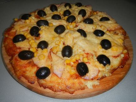 Gyors burgonya pizza a serpenyőben 10 percig, vagy burgonya palacsinta töltelék - hogyan kell főzni egy pizza