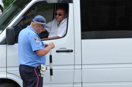 Чим відрізняється огляд від огляду автомобіля