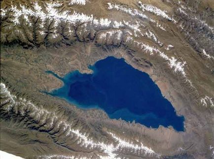 Що значить назва озера Іссик-Куль