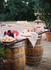 Elemente din lemn în decorul nunții
