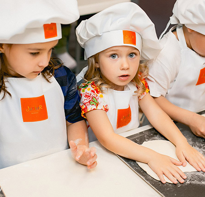 Cursuri de masterat pentru copii în clasa maestră culinară a copiilor din St. Petersburg în cafenea juniorrum (Sankt-Petersburg)