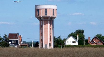 Case în formă de turn 100 de fotografii