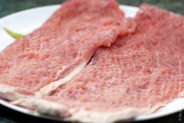 Ескалоп зі свинини приготований з хорошого м'яса на грилі