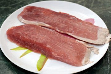 Escalope cu carne de porc gătită din carne bună pe grătar