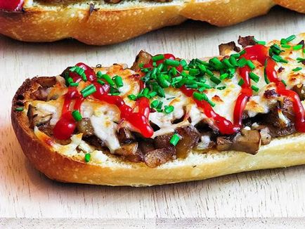 Гарячі бутерброди в духовці - рецепти з фото