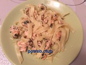 Prepararea fettuccinei acasă cu somon