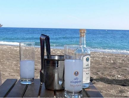 Grecia vodcă ouzo mândrie națională anason