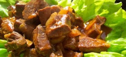 Goulash din pui, carne de vită, carne de porc și ficat cu sos - rețete în limba maghiară și în Zakarpattia