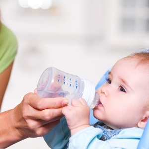 Як грудничка змусити пити воду