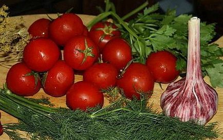 Ce condimente și condimente sunt utile pentru conservarea unei roșii