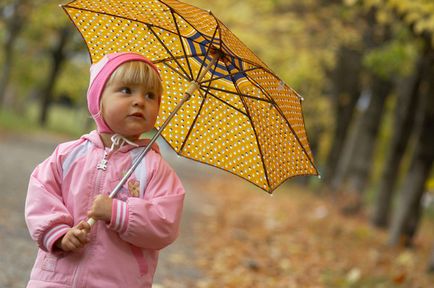 Hogyan ruha a baba sétálni őszén három típusú időjárás - gyermek egészségügyi