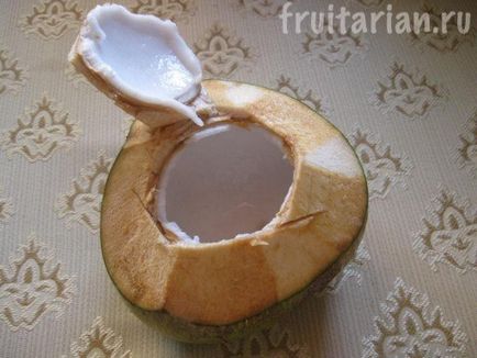 Cum se deschide o nucă de cocos