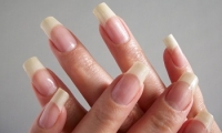 Cum să dați o formă rotundă unghiilor de pe mâini acasă