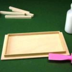 Cum se face o masă pentru păpuși din lemn sau carton