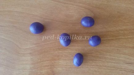 Cum sa faci flori violete din plastilina cu mainile in etape cu fotografii