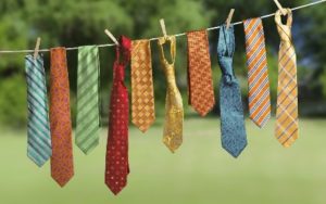 Як прати краватку