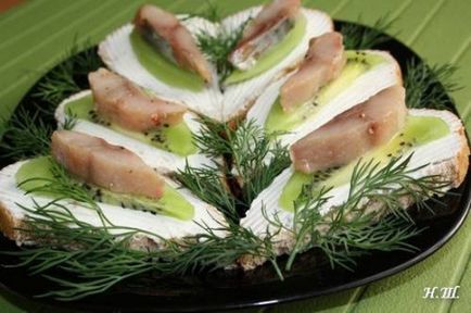 Apró szendvicsek a hering (dívány) Szendvicsek és hering
