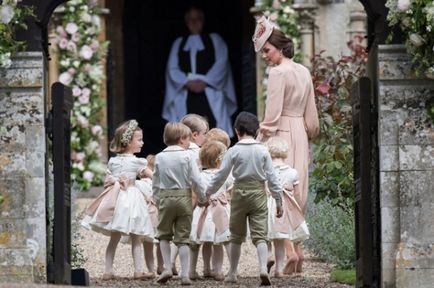 Kate Middleton, prințul George și prințesa Charlotte la nunta lui Pippa, o bârfă