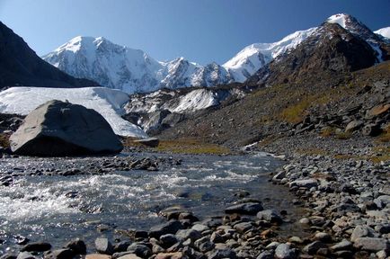 La lacul dispărut de la Maash, la drumeția Altai