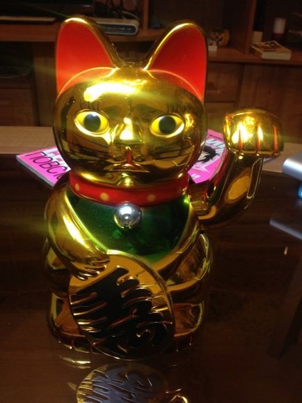 Chinezii au trimis o pisică de aur