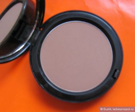 Компактна пудра з ефектом засмаги bobbi brown bronzing powder (відтінок № 1 natural) - відгуки, фото