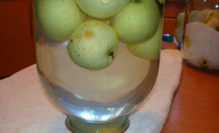 Compote de mere pentru iarnă - rețete pentru prepararea compotului cu sterilizare, fără sterilizare, de la