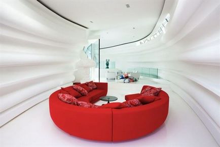 Piros kanapé, hotel belső piros kanapé fotó