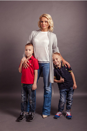 Xenia Novikova a spus cum ar putea să dea în judecată copiii de la fostul ei soț - femeie
