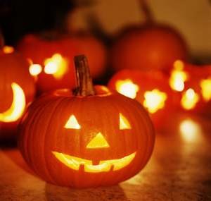 Șoc cultural - halloween - istorie, tradiții, averi, semne și superstiții