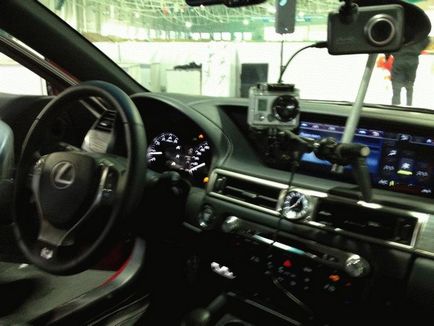 Clasa Lexus la Moscova, înregistrând de la DVR-uri