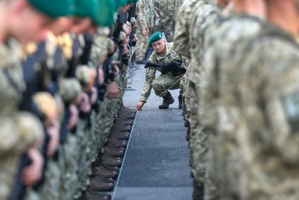 Ліфти в ЗСУ як людина без освіти може зробити кар'єру в армії - війна в Україні