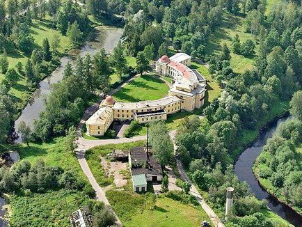 Marino - un conac de strogan în cartierul Tosnensky din regiunea Leningrad