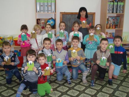 Master-class pe producția de un felicitare pentru tați în ziua de apărător al patriei 