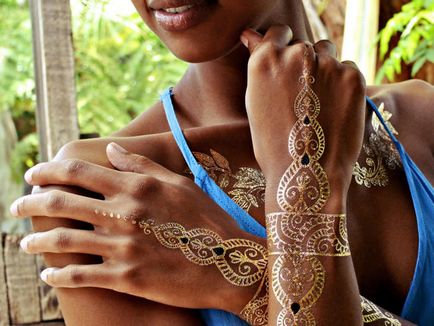 Mehndi testfestés henna (mehendi) Mehndi hennafestés a testen