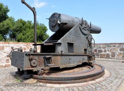 Montjuic munte și cetatea ca o apărare de încredere în vestul de Barcelona