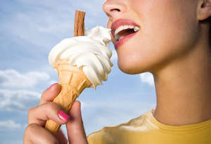 Lehetséges, hogy a fagylalt szoptató anya - tejszín, csokoládé és gyümölcs