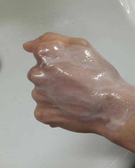 A gyengéd és hatékony tisztító balzsam Biosource balzsam: olaj mély tisztító - make-up eltávolító a (Biotherm) A gyengéd és hatékony tisztító balzsam Biosource balzsam: olaj mély tisztító - make-up eltávolító a