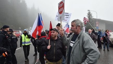 Незваний натовец- гірше Піндос! Натовці в Прибалтиці поводяться, як агресивні свині