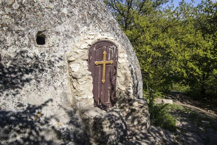 Cave város Eski-Kermen útvonalakat, helyét, leírását, hogyan juthatunk el oda autóval és gyalog