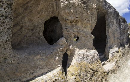 Cave város Eski-Kermen útvonalakat, helyét, leírását, hogyan juthatunk el oda autóval és gyalog