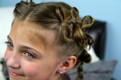 Зачіски для дівчаток в школу легкі і красиві варіанти (з фото)