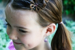 Зачіски для дівчаток в школу легкі і красиві варіанти (з фото)