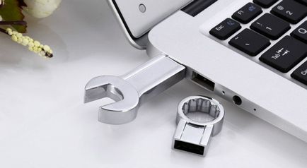 Amuzante flash drives pentru toate ocaziile