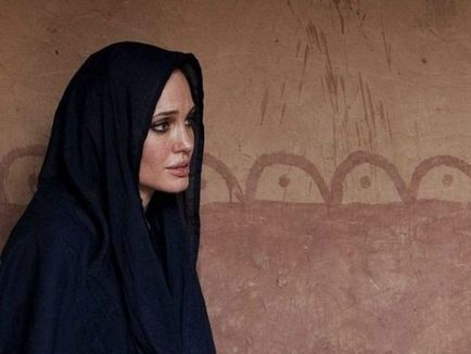 Az iszlám Angelina Jolie fogadott (fogadott) Van iszlám Angelina Jolie