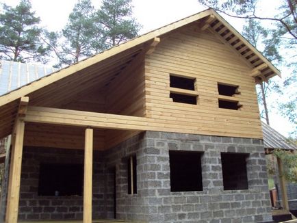 Proiecte de case combinate din cărămizi și elemente de construcție a lemnului prin mâinile lor (foto și