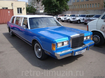 Închirierea de mașini retro pentru 5-16 locuri la Moscova