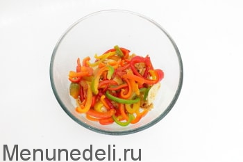 Рецепт салату з куркою і шпинатом