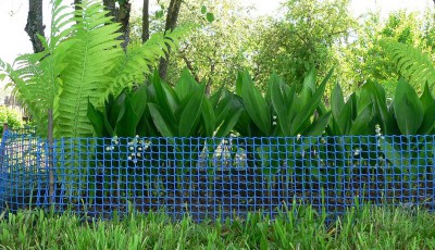 Садова сітка металеві та пластикові конструкції для рослин і гойдалок