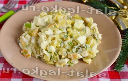 Салат з копченої ковбаси і солоних огірків - кращі рецепти до свята 2017