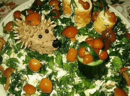 Salată de zână zână cu pui afumat variație în aranjament și pregătire